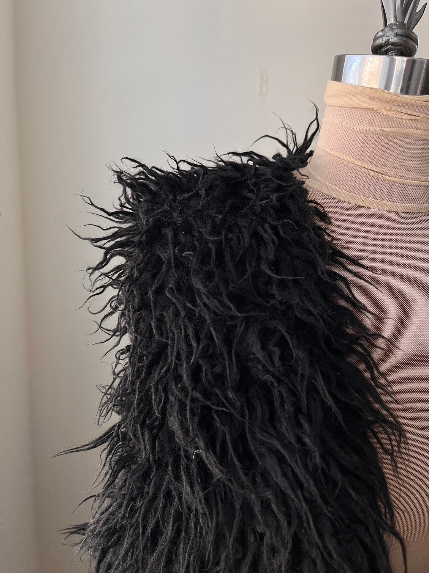 shaggy faux fur vest (S)