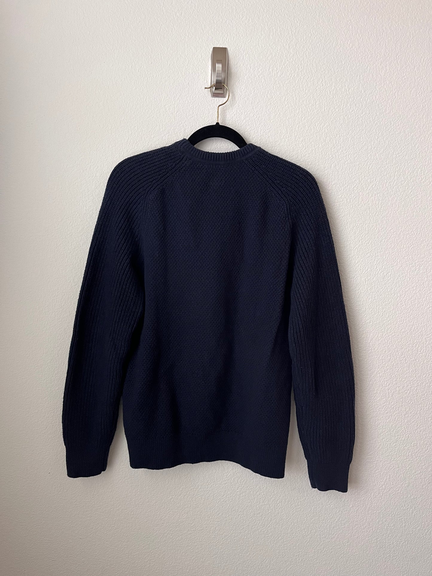 GAP cable knit sweater (M)