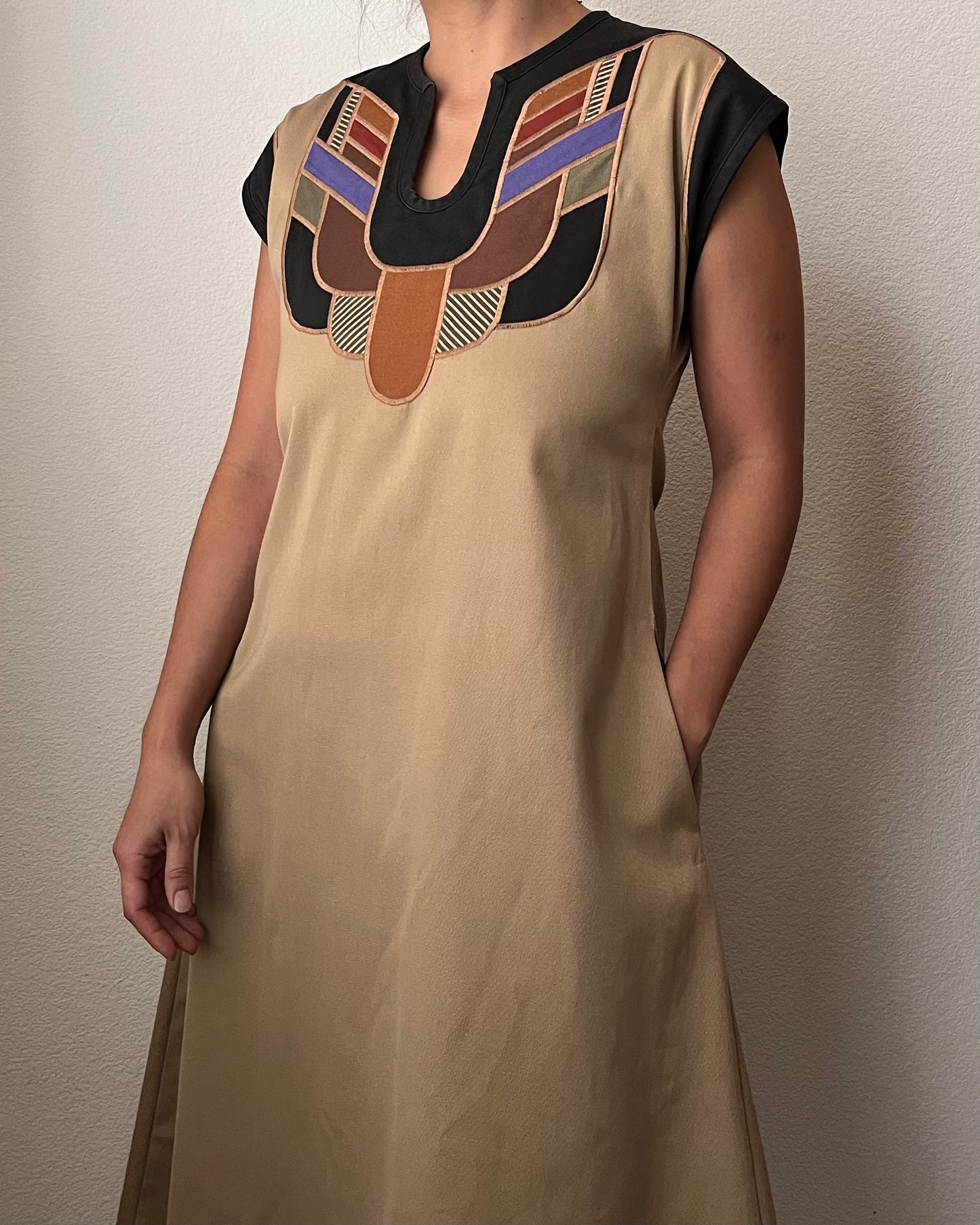 G. Girvin 1970s vintage patch smock dress